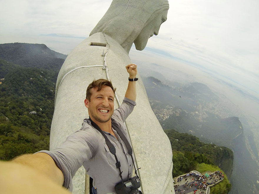 ultimate-selfie-brazil-christ-statue-rio-thompson-2