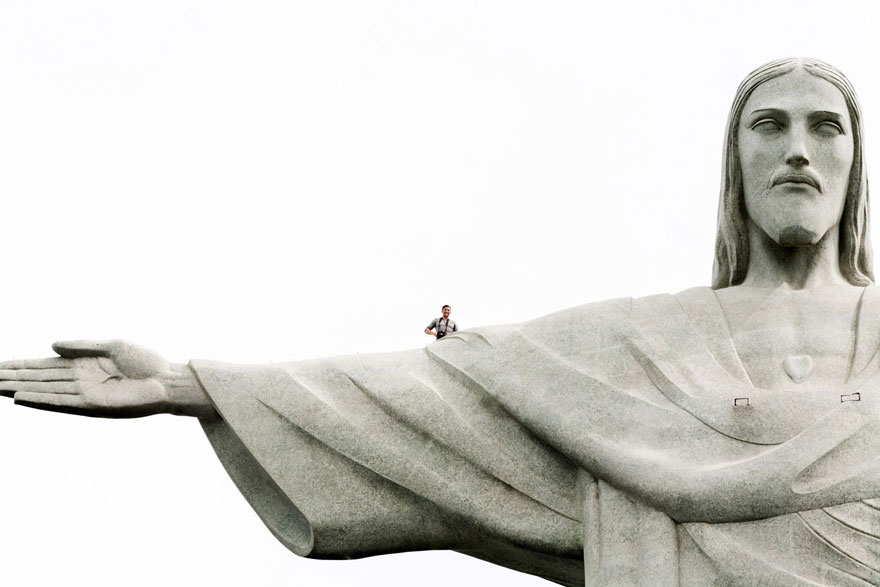 World's Most Impressive Selfie Taken On The 98-foot (38-metre) Tall Christ The Redeemer Statue In Rio