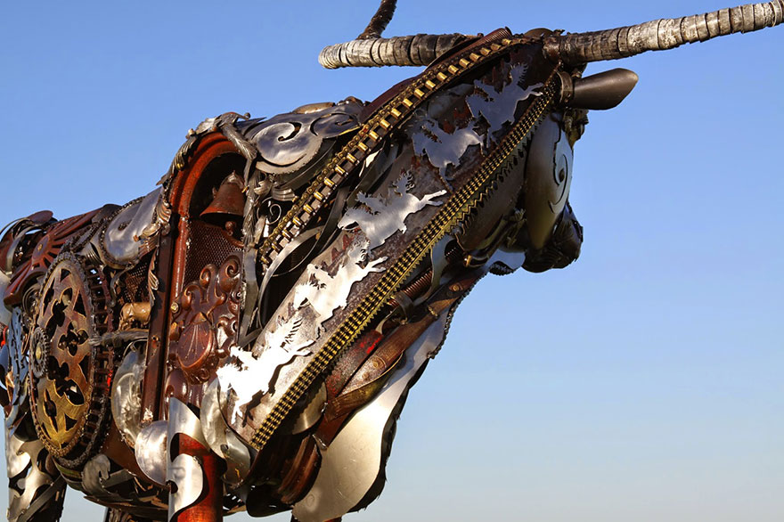 Old Farm Equipment And Scrap Metal Turned Into Stunning Sculptures