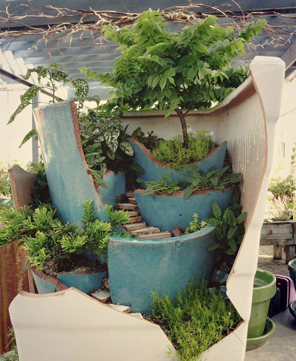 Broken Pots Turned Into Brilliant DIY Fairy Gardens