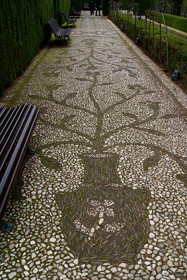 garden-pebble-stone-paths-14