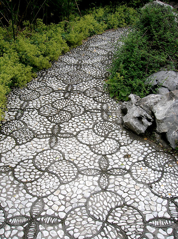 garden-pebble-stone-paths-6