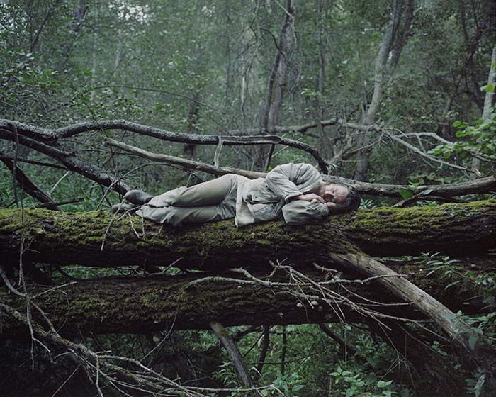Thought-Provoking Photographs Of People Living Alone In The Wilderness
