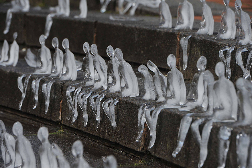 5,000 Melting Ice Sculptures Remember The Victims Of WWI