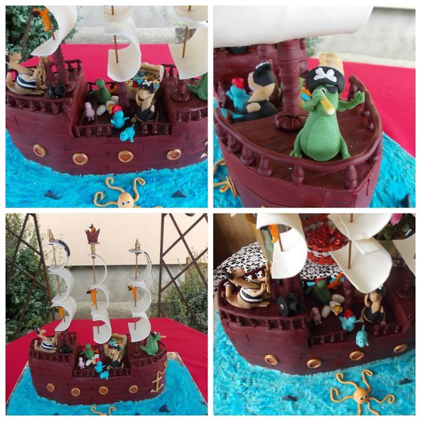 Dinos In A Pirate Ship