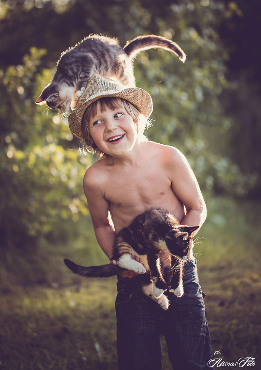 Child And His Cat