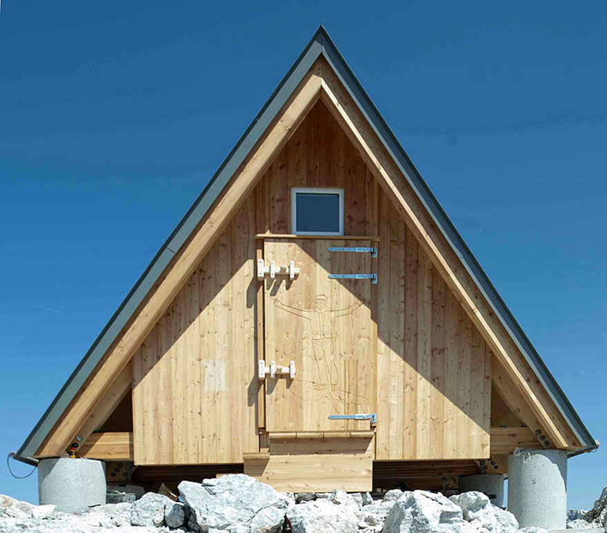 Sleeping In This Mountain Hut Is Totally Free - If You're Willing To Climb 8,300ft To Get There
