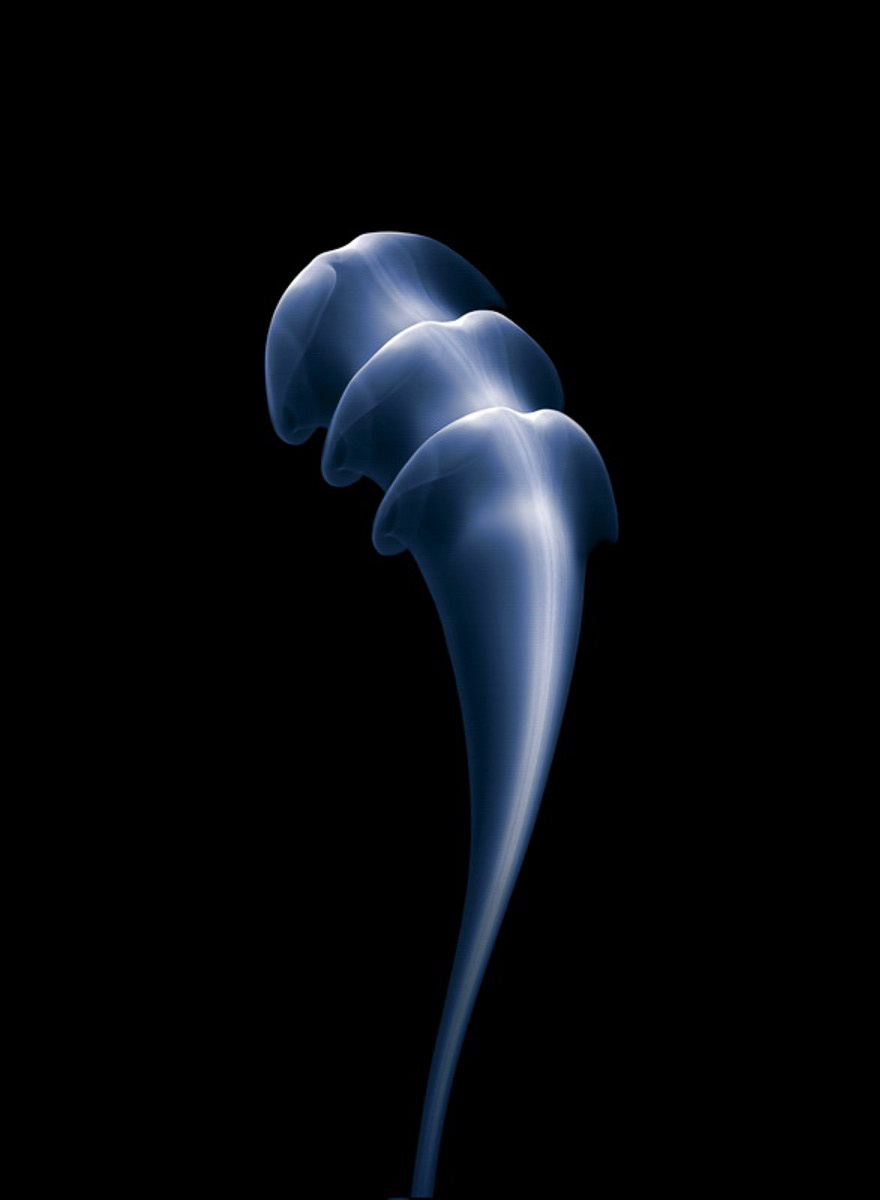 Photographer Took 100,000 Shots And Spent 3 Months Trying To Capture The Perfect Smoke Shape