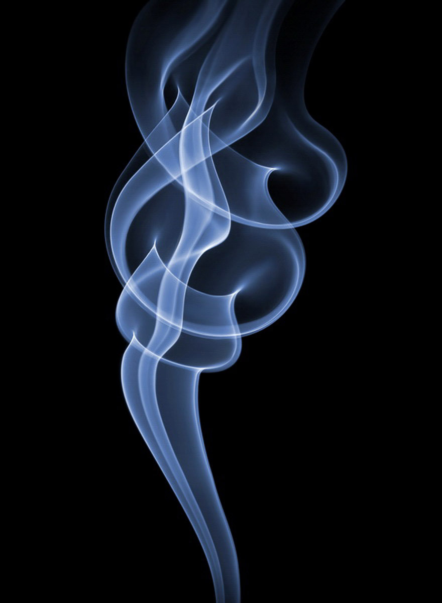 Photographer Took 100,000 Shots And Spent 3 Months Trying To Capture The Perfect Smoke Shape