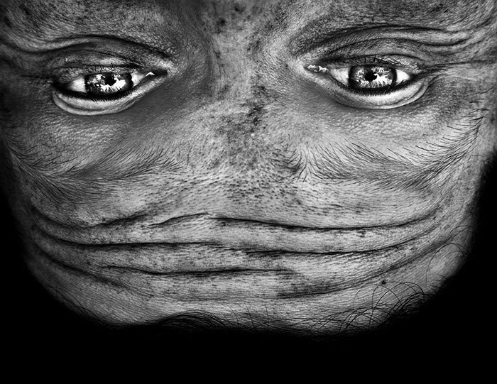 Alienation: Upside-Down Portraits Make People Look Like Aliens