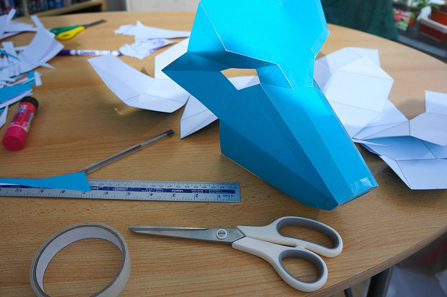 bouwer uitvegen voor de hand liggend DIY Geometric Paper Masks That You Can Print Out At Home | Bored Panda