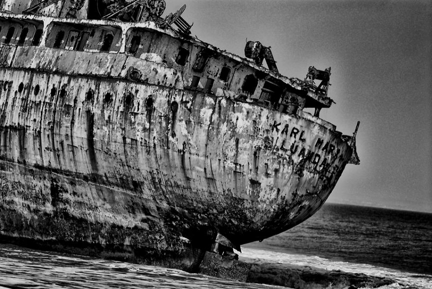 Bay Of Wrecks, Angola