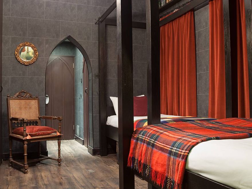 Harry Potter Fans Can Now Stay In Hogwarts-Themed Hotel Rooms