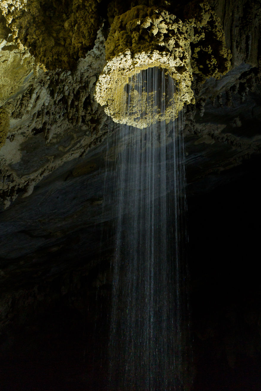 The Shower - Temimina Cave - Brasil