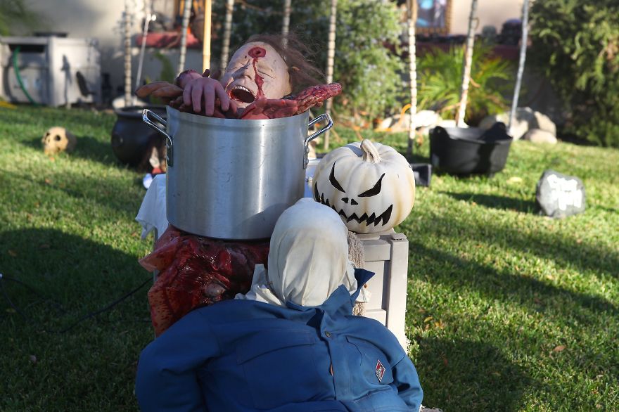 Halloween Is In The 'hood Halloween Is In The 'hood