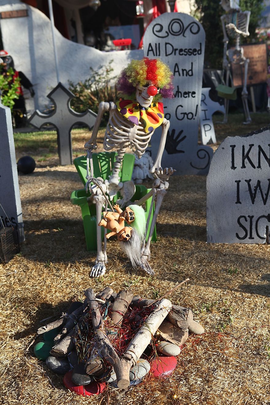 Halloween Is In The 'hood Halloween Is In The 'hood