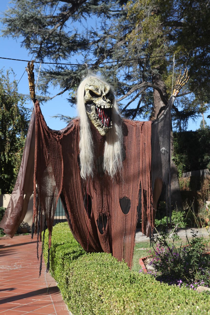 Halloween Is In The 'hood Halloween Is In The 'hood