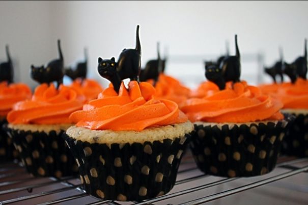Black Cats On Cupcakes