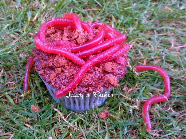 Earthworm Cupcakes!