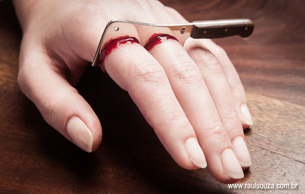 Cut Fingers Ring