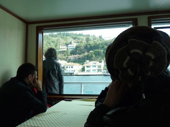 Boating On The Bosphorus River In Istanbul- Paseo En Bote Por El Río Bósforo