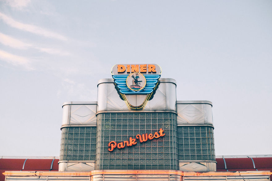 Diner Porn Captures The Food, Decor, And People Of America's Iconic Diners Diner Porn Captures The Food, Decor, And People Of America's Iconic Diners