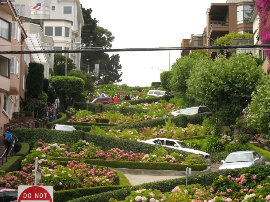 Famous Lombard Street , San Francisco, Usa