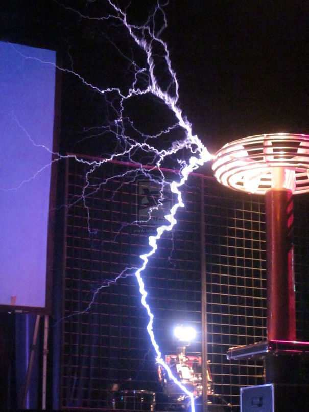 Truly Electric Music Made With Tesla Coils