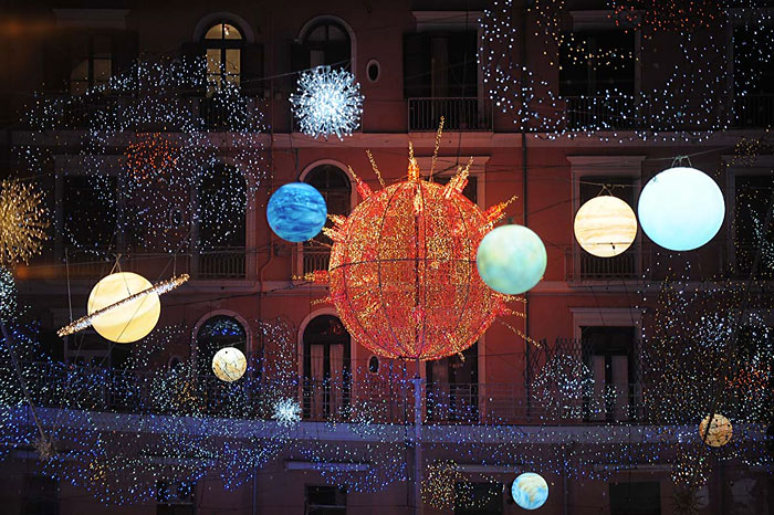 Share Pictures Of Christmas Lights From Around The World