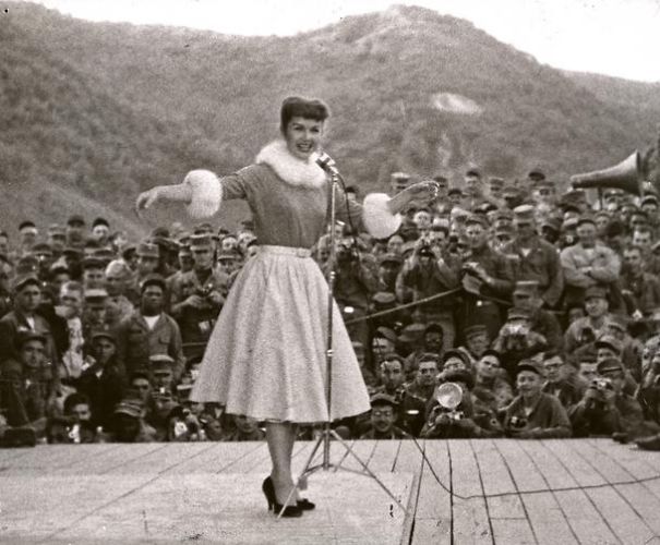Debbie Reynols Entertains Troops In Korea 1954