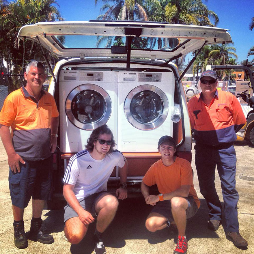 Two Friends Turned Their Van Into A Mobile Laundromat To Wash Clothes For The Homeless