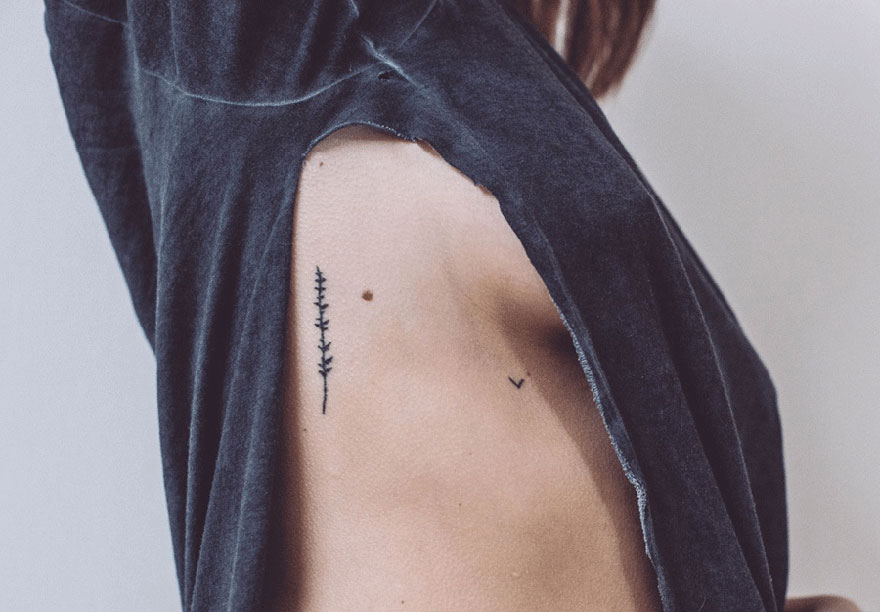 Artist Inks Her Friends With Minimalist Tattoos For Food, Lessons Or Books  | Bored Panda
