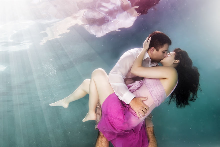 Underwater Engagement Shoots: New Trend For A New Year