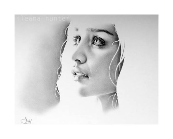 Romanian Artist Ileana Hunter Draws Photorealistic Portraits Using Lumograph Pencils