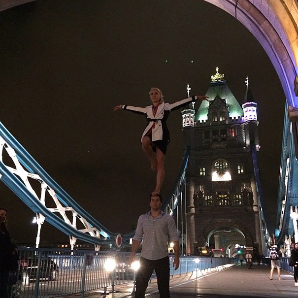 This Girl Stands On Her Fiancées Head On Their Trips Around The World