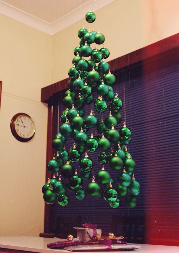 The Floating Christmas Tree