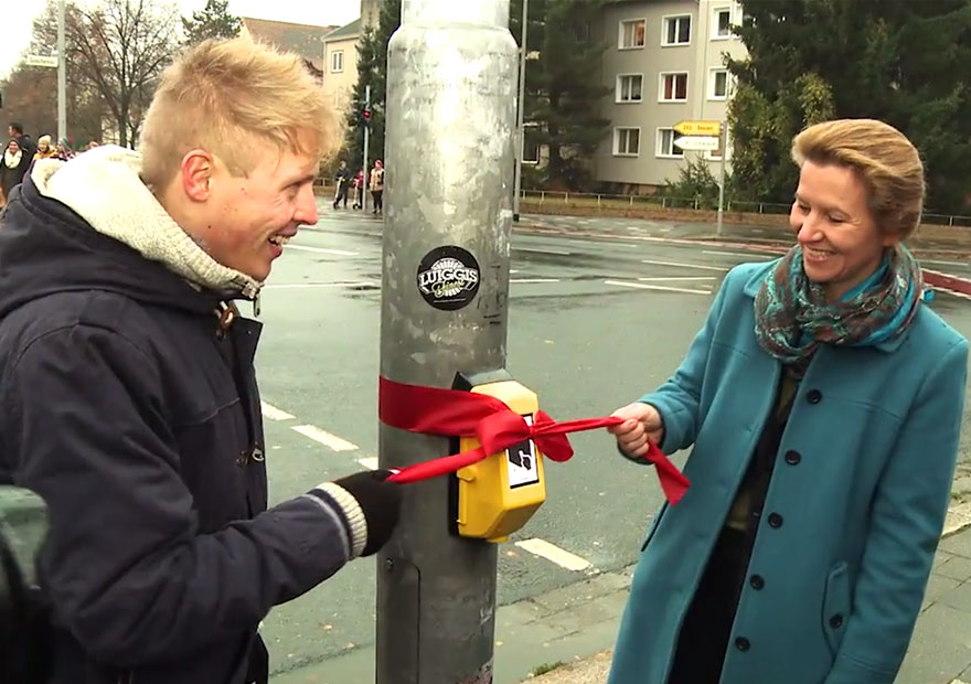 Crosswalk That Lets You Play Pong With A Stranger On The Other Side Installed In Germany