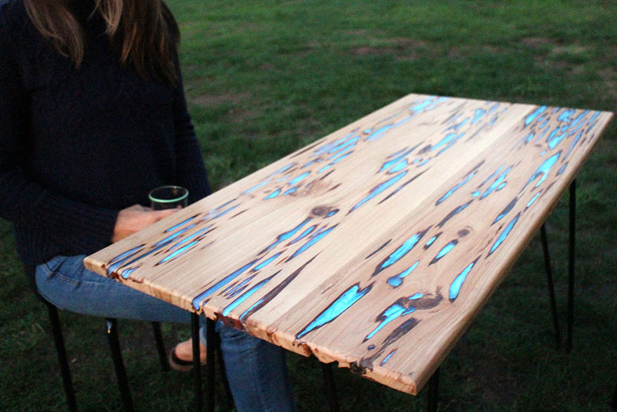 Guy Shows How To Make Glow-In-The-Dark Table With Photoluminescent Resin 