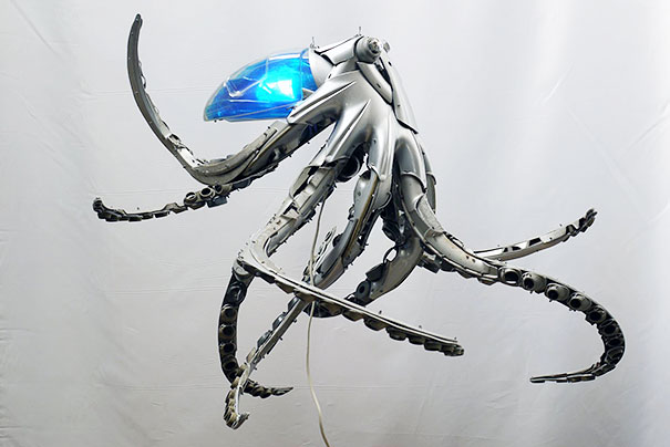 Artist Recycles Old Hubcaps Into Stunning Animal Sculptures
