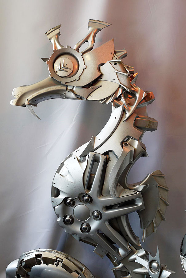 hubcaps-recycling-art-upcycling-ptolemy-elrington-2