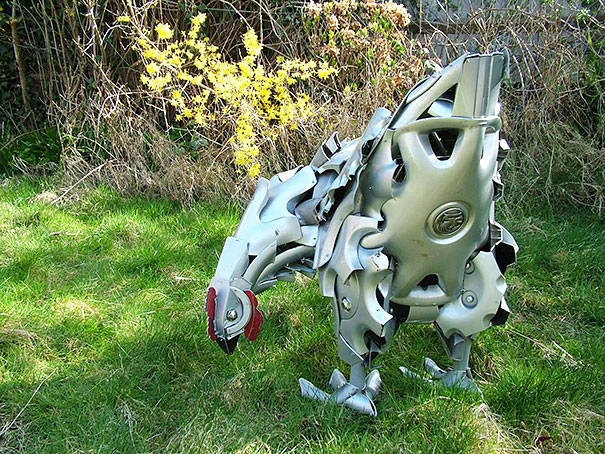 hubcaps-recycling-art-upcycling-ptolemy-elrington-8