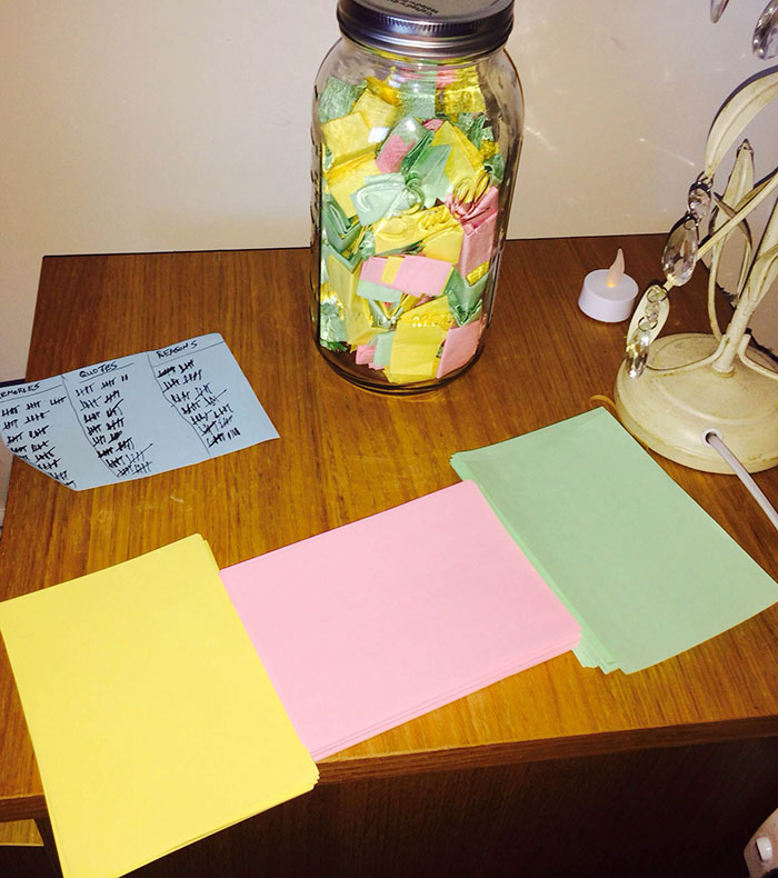 Perfect Boyfriend Puts 365 Love Notes In A Jar For His Girlfriend To Read All Year