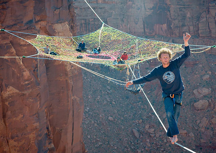 Daredevils Put A Handmade Net 400 ft Up And 200 ft From The Cliffs