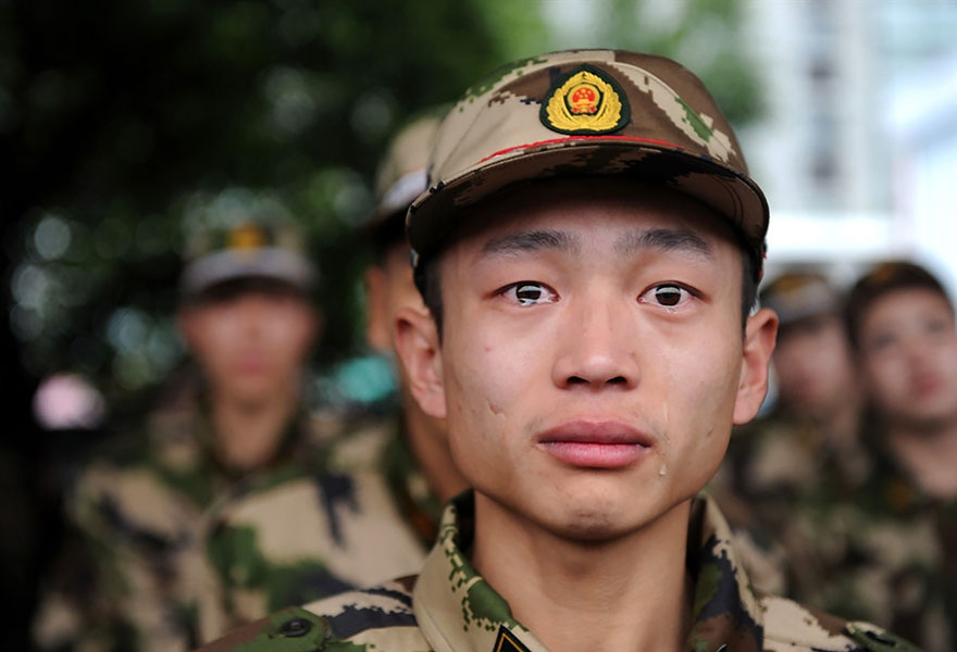 A Chinese Paramilitary Police Recruit Breaks Into Tears Before Shipping Off For Service