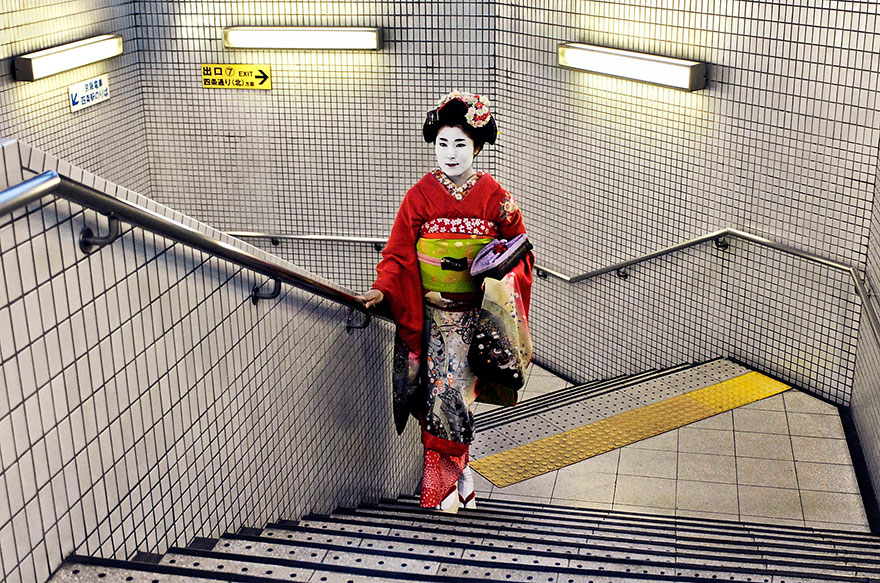 Geisha In Subway