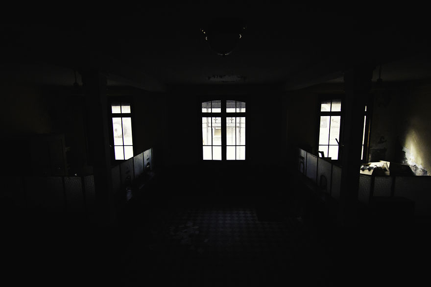 My Photography Series About Dark Decayed Rooms