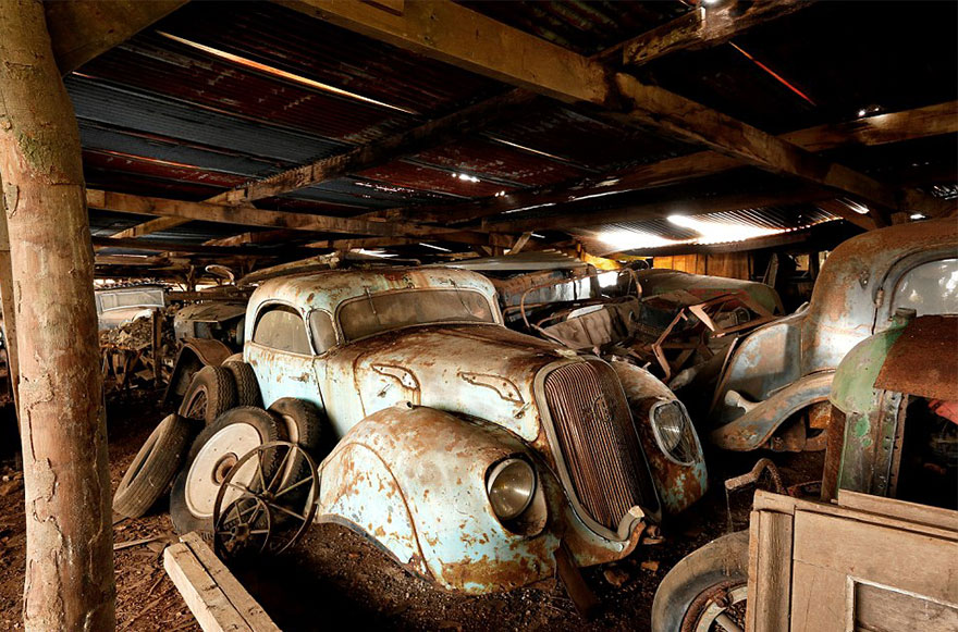 treasure-vintage-old-classic-cars-retromobile-france-roger-baillon-13