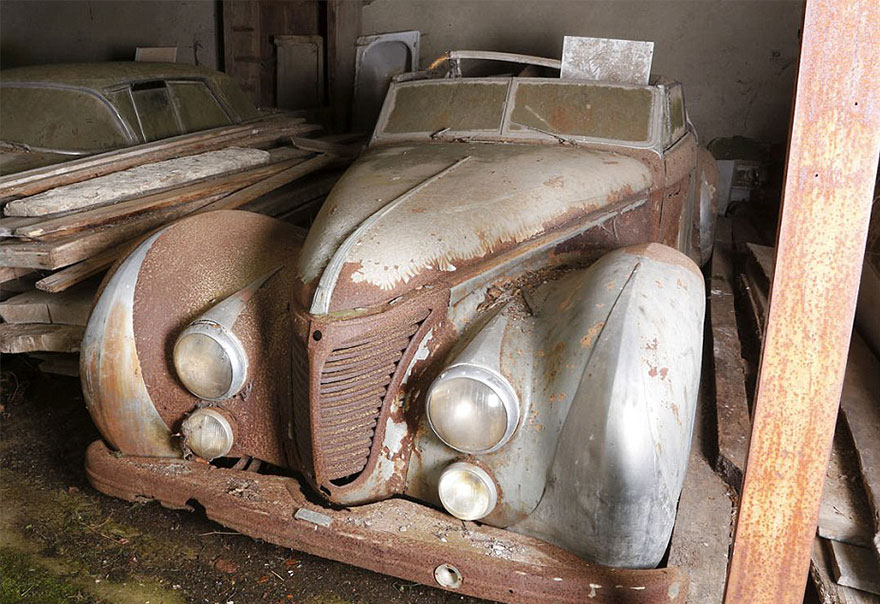 60 Vintage Cars Found After 50 Years Of Neglect On French Farm Are Worth At Least £12 Million