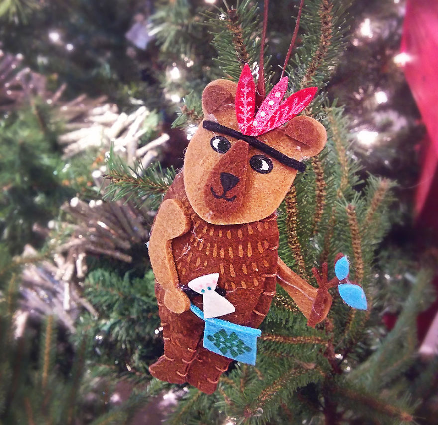 15 Disturbing Christmas Ornaments This Year