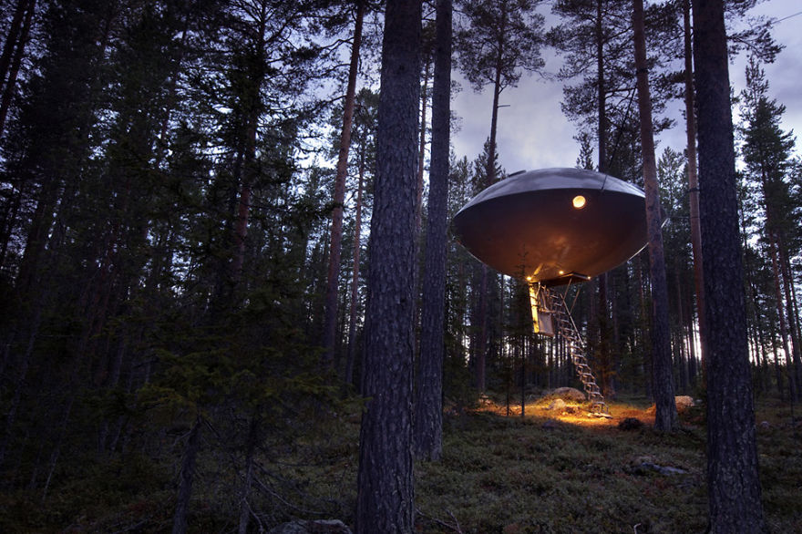 The Ufo (treehotels), Harads, Sweden